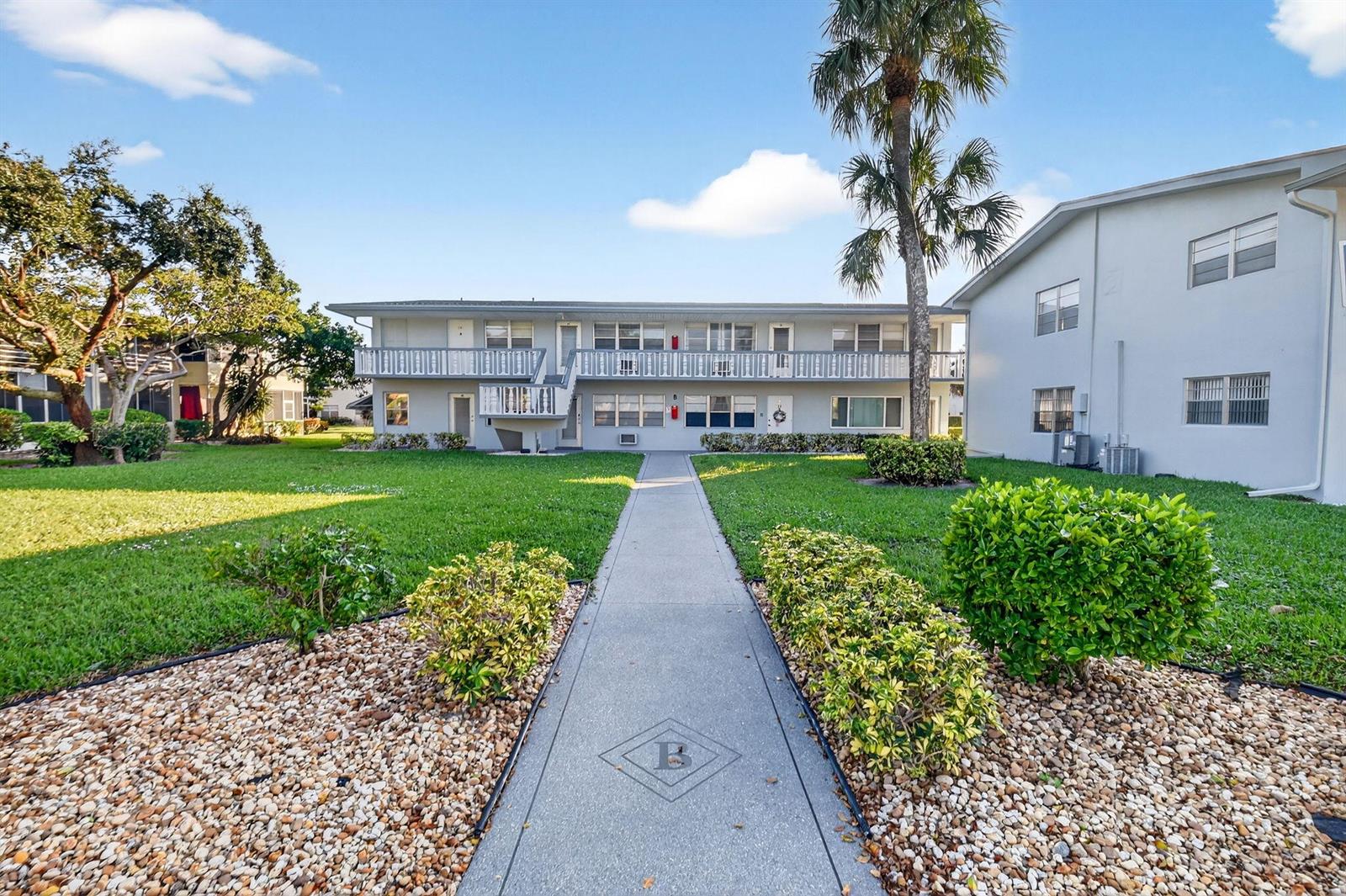 46 Waltham B, West Palm Beach FL 33417
