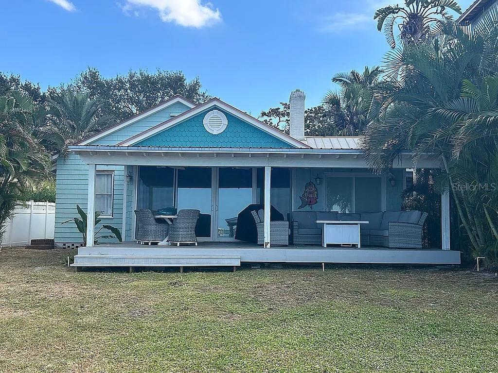 1742 SUNSET DRIVE