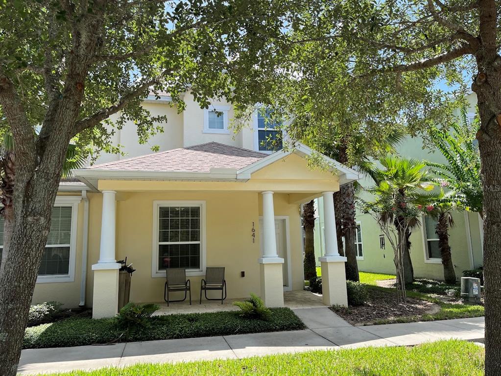 1641 RETREAT CIRCLE