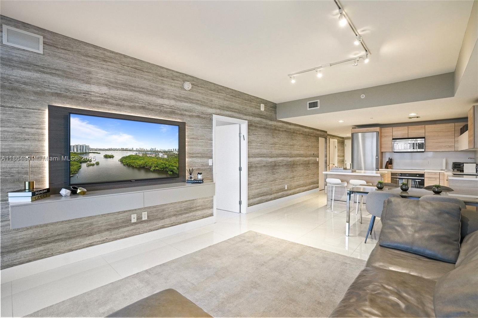 16385 Biscayne, North Miami Beach FL 33160