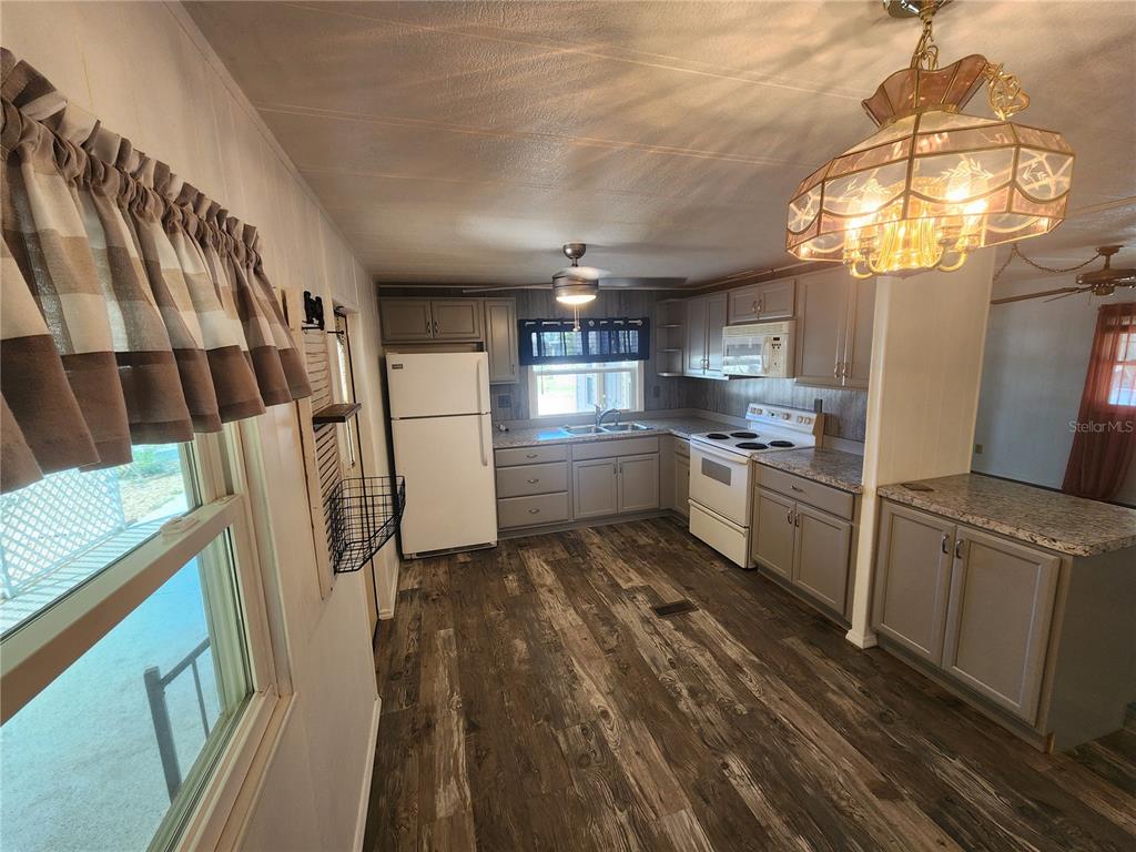 808 53RD AVENUE E UNIT 191, BRADENTON, FL — photo 4 of 30