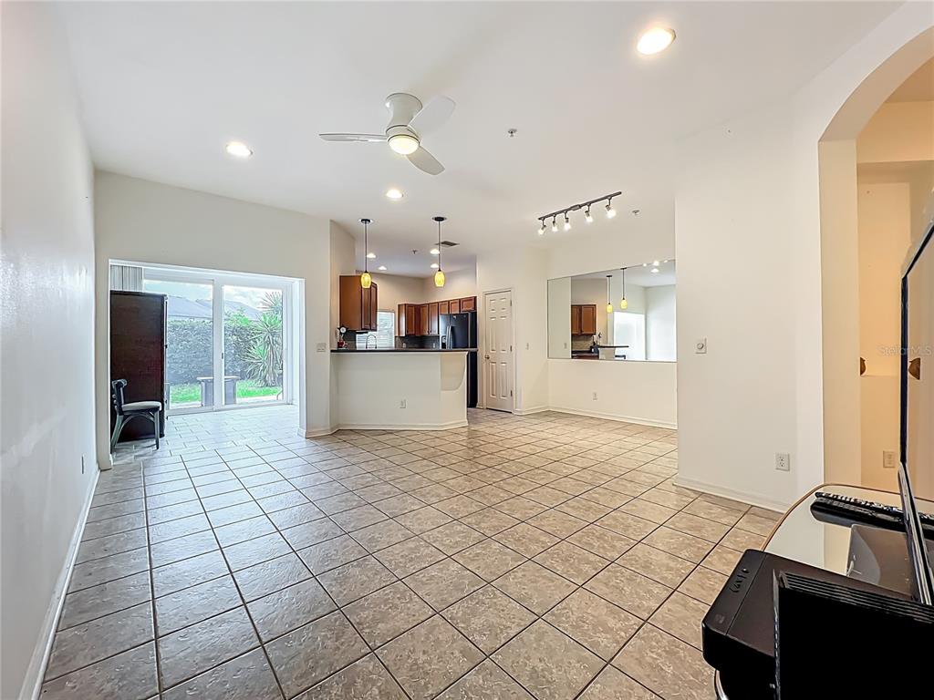 1510 GRANTHAM DRIVE, SARASOTA, FL — photo 3 of 30