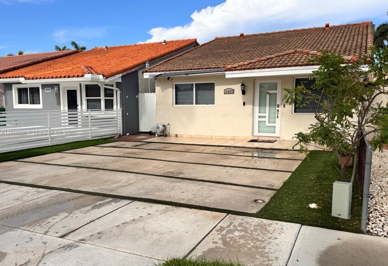 11425 NW 87th Pl, Hialeah Gardens FL 33018