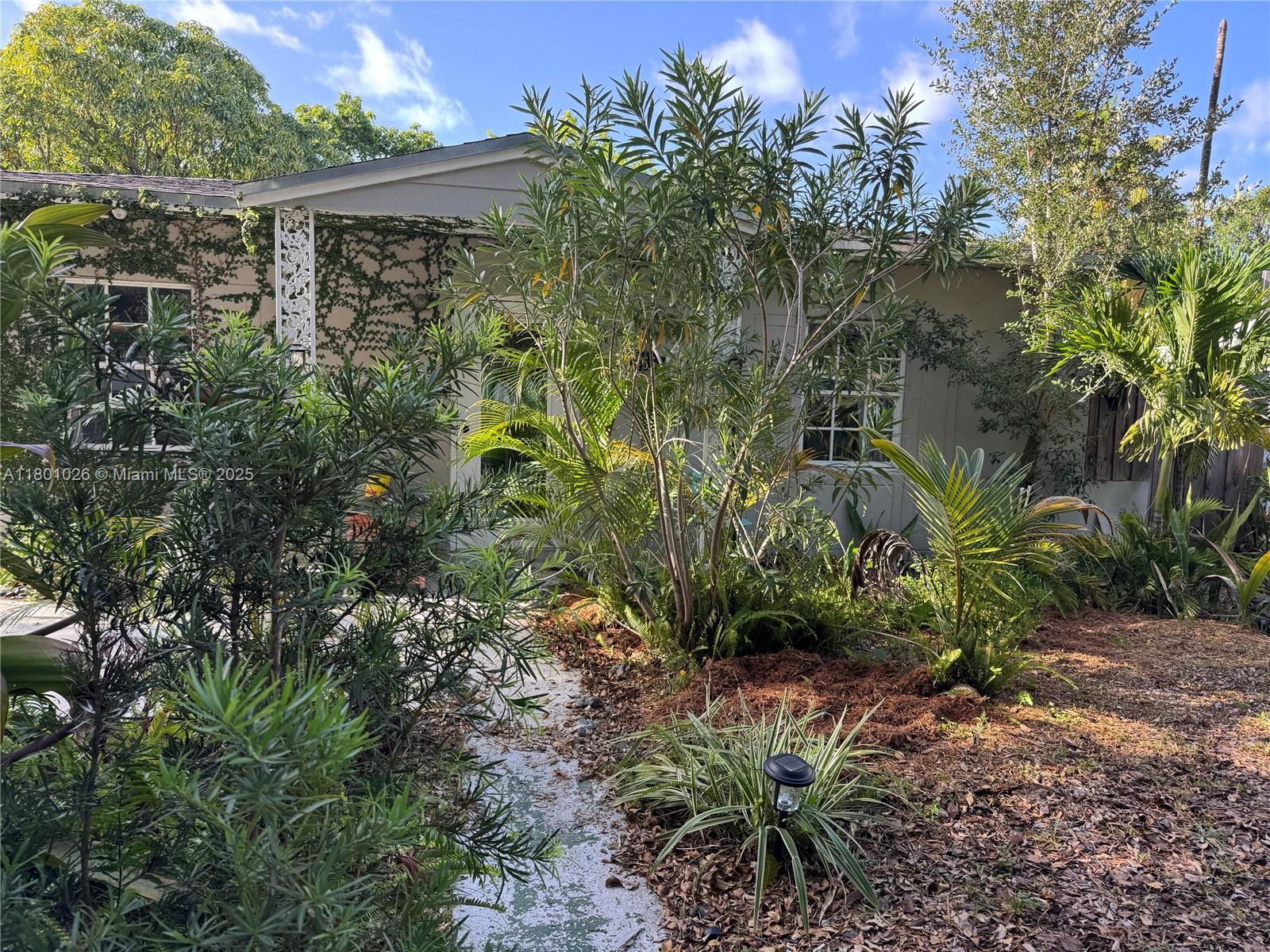 755 NW 126th St, North Miami FL 33168