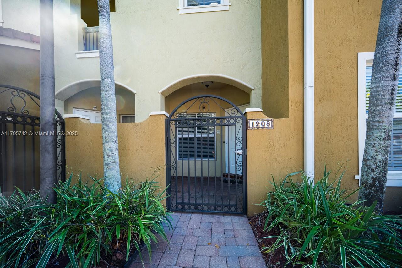 2851 W Prospect Rd # 1208, Tamarac FL 33309