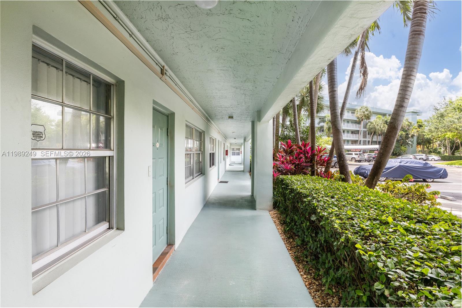 806 Cypress Grove Ln # 111, Pompano Beach FL 33069