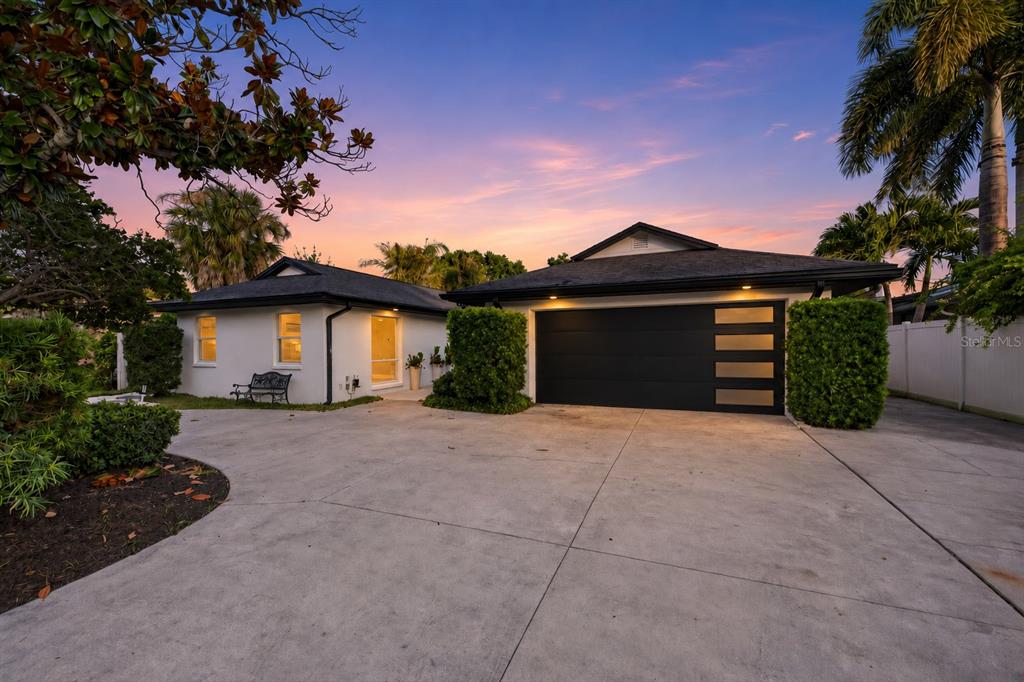 219 MIRAMAR BOULEVARD NE