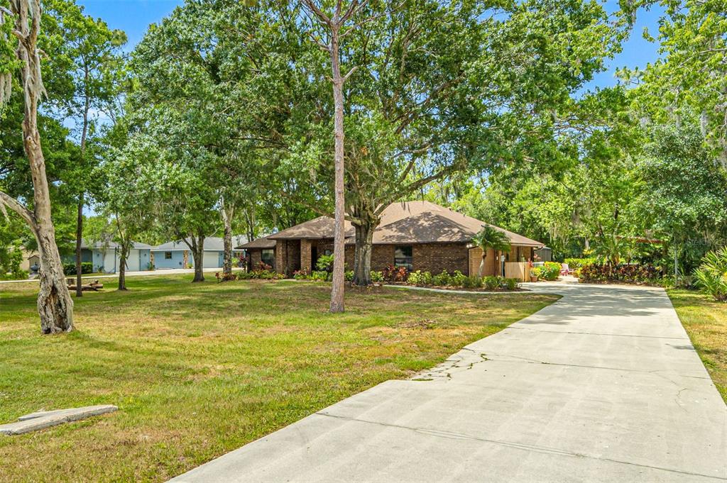9206 65TH AVENUE E, BRADENTON, FL — photo 4 of 30