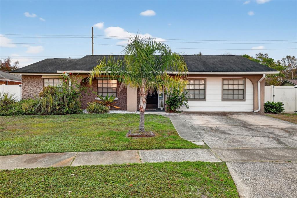804 PEBBLEWOOD DRIVE