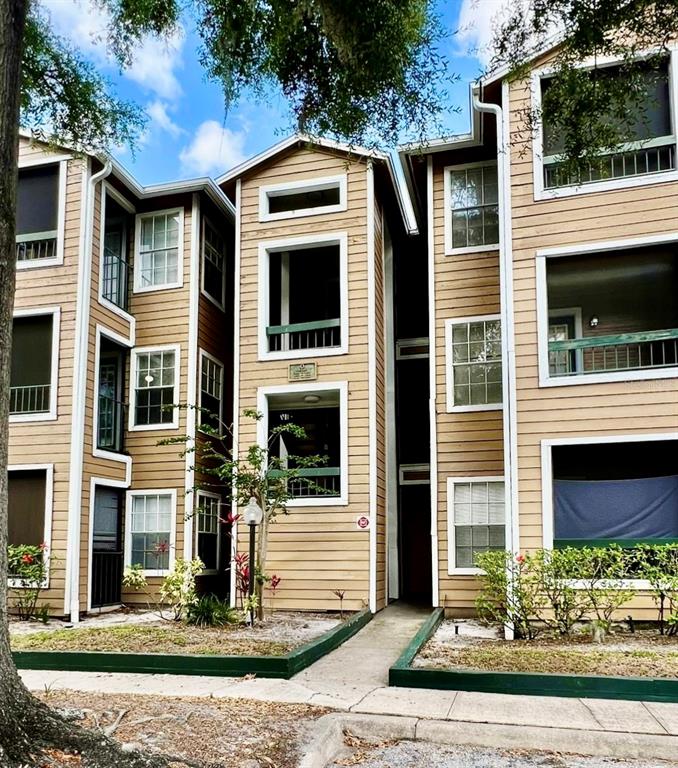 4225 THORNBRIAR LANE UNIT 208