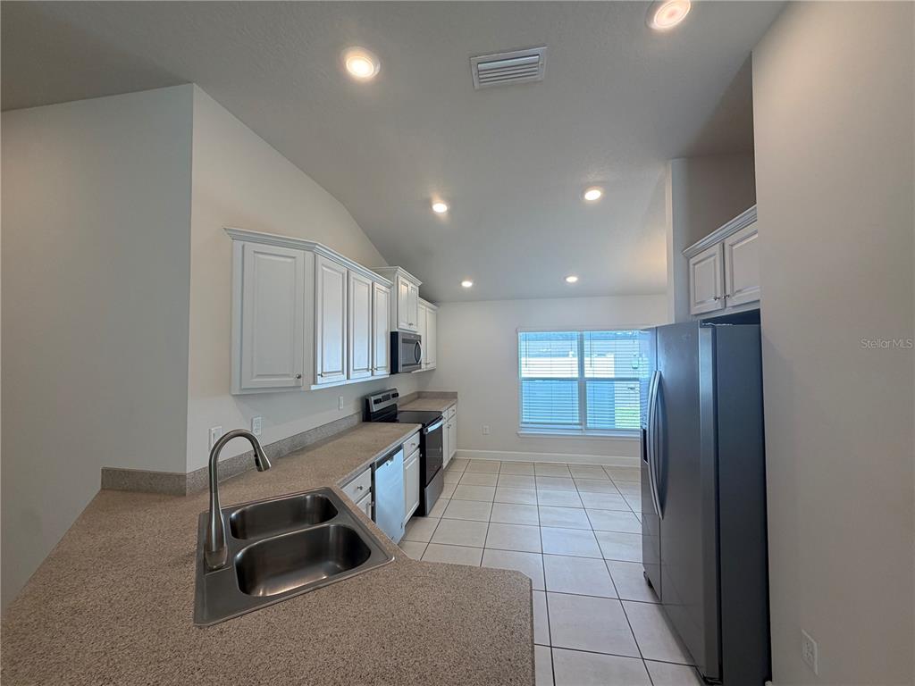 2313 ANGEL FISH LOOP, LEESBURG, FL — photo 4 of 18