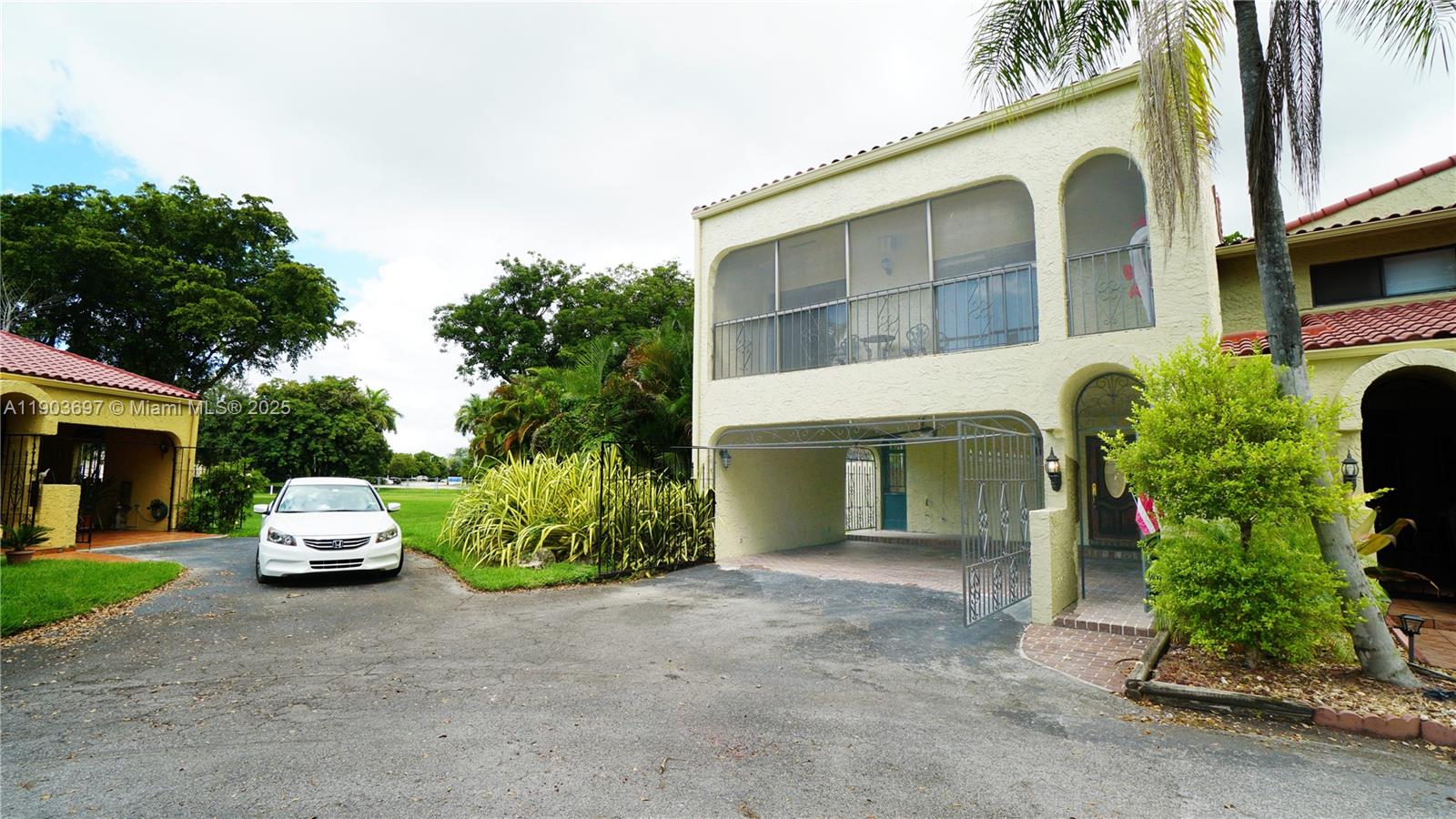 3740 Estepona Ave, Doral FL 33178