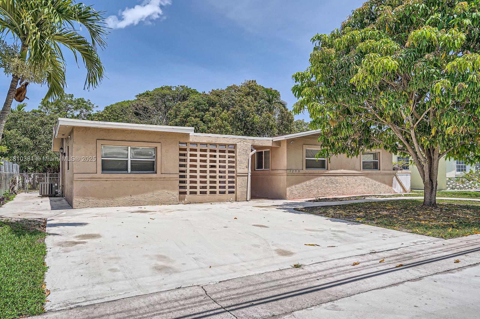 2200 NW 42nd Ave, Lauderhill FL 33313
