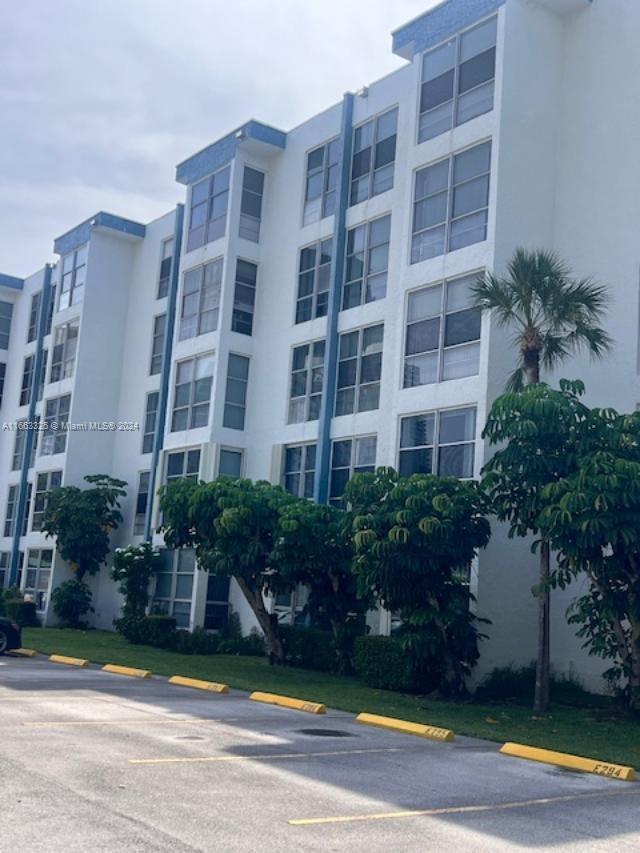 17570 Atlantic Blvd # 401, Sunny Isles Beach FL 33160