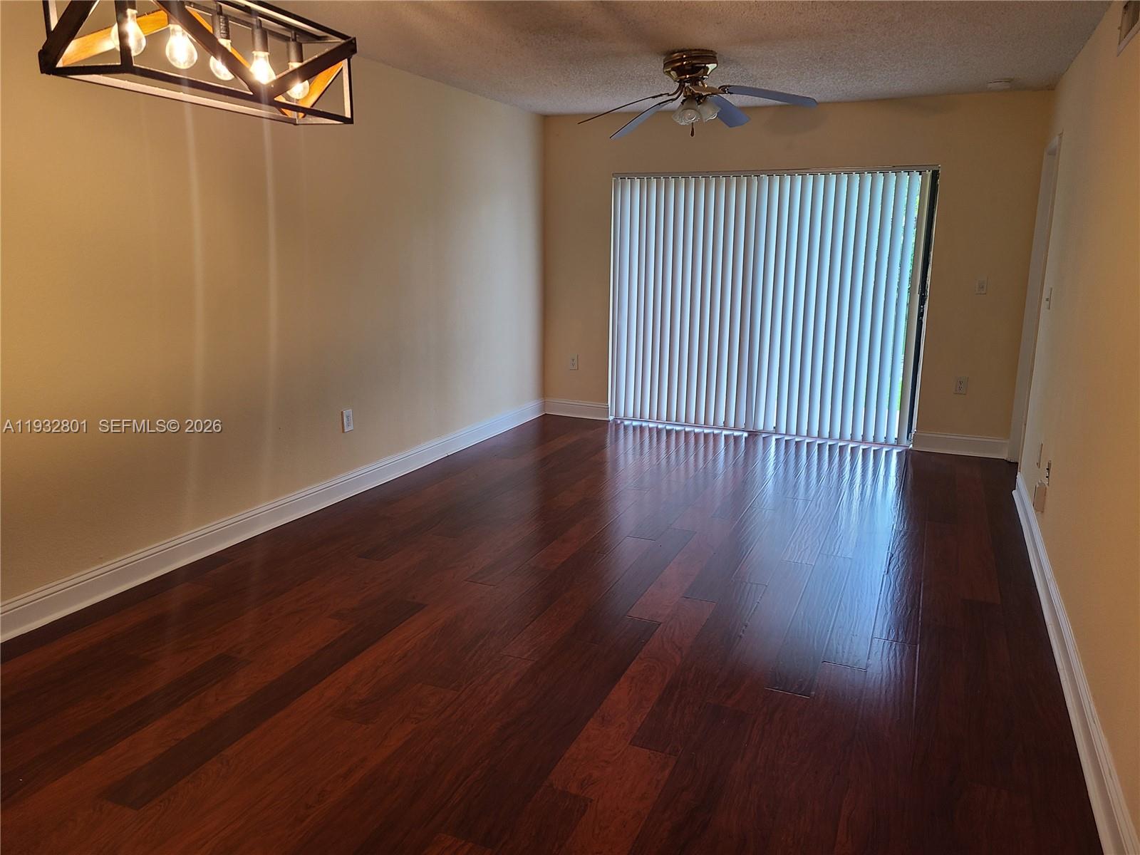 9983 S Nob Hill Ct, Sunrise FL 33351