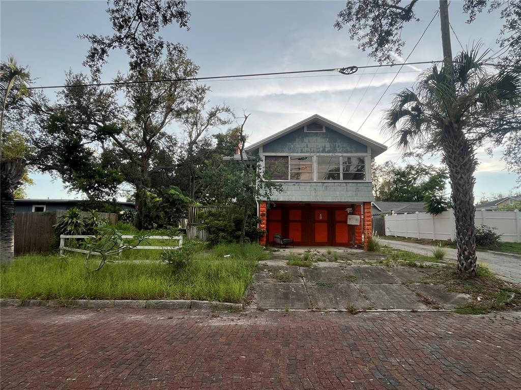 212 48TH STREET N