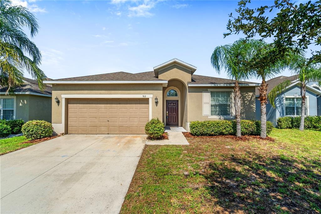 912 MEADOW GLADE DRIVE