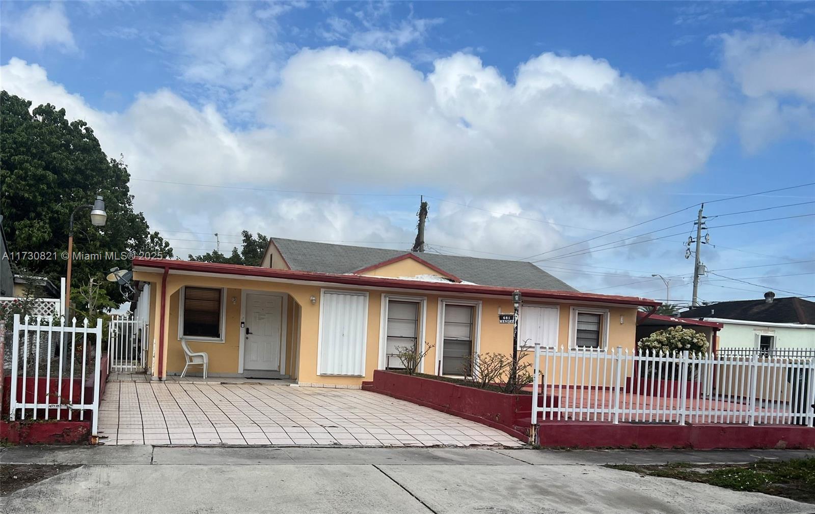 681 NE 3rd Pl, Hialeah FL 33010