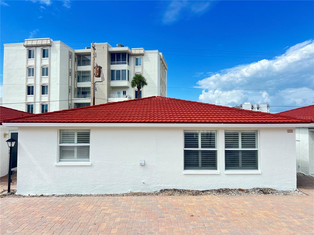6154 MIDNIGHT PASS ROAD UNIT A15