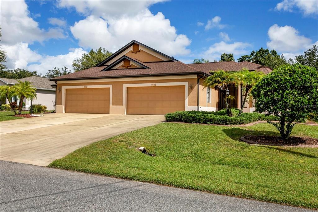 1415 HEDGEWOOD CIRCLE