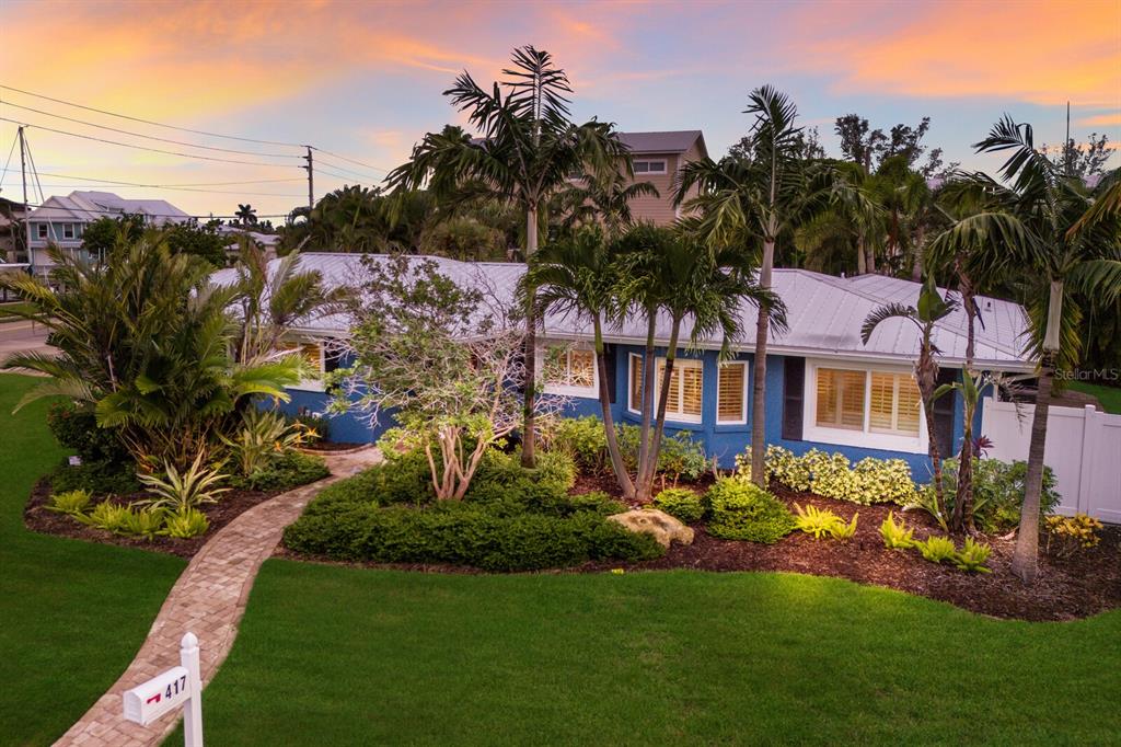 417 BAY PALMS DRIVE