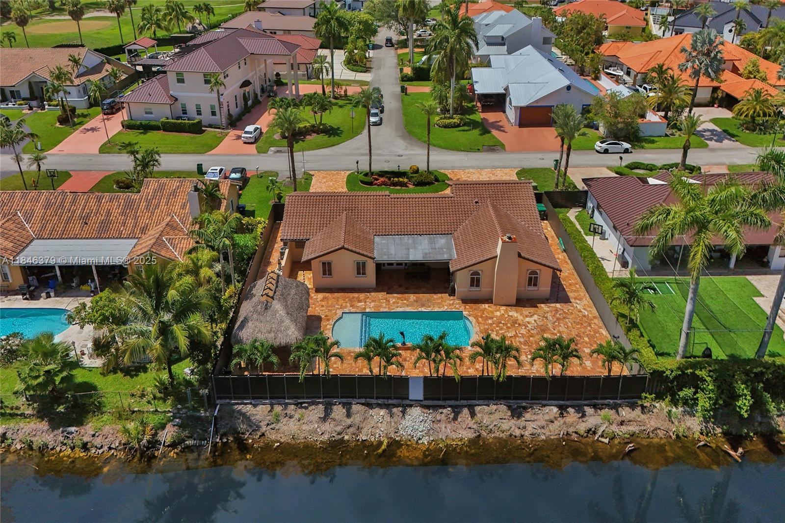 7135 N Augusta Dr, Hialeah FL 33015