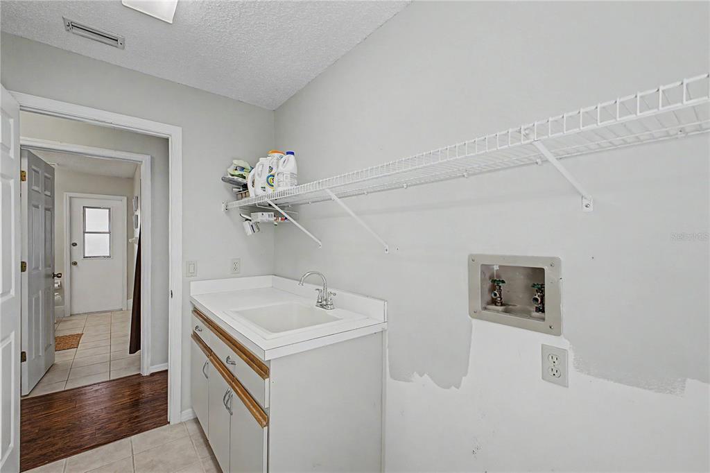 1364 OVERLAND DRIVE, SPRING HILL, FL — photo 5 of 30