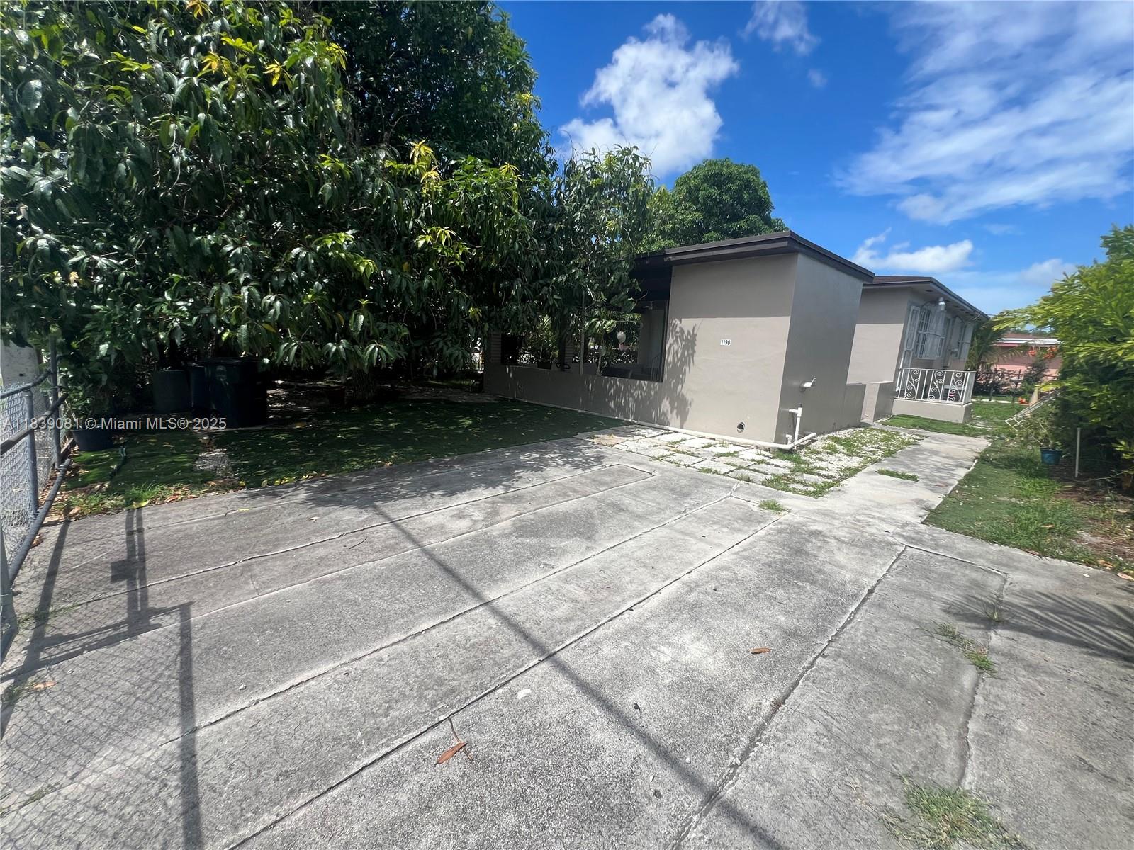 1190 NW 135th St, North Miami FL 33168