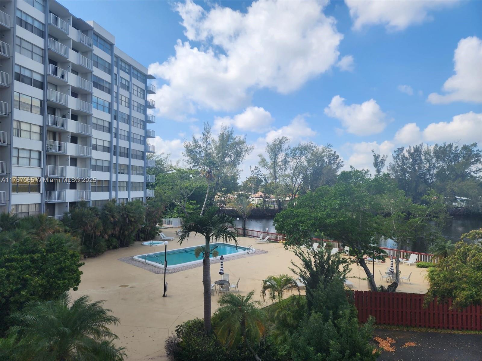 1300 NE Miami Gardens Dr # 313E, Miami FL 33179