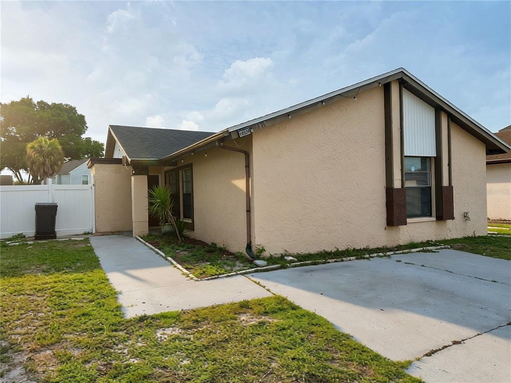 10539 PARKCREST DRIVE