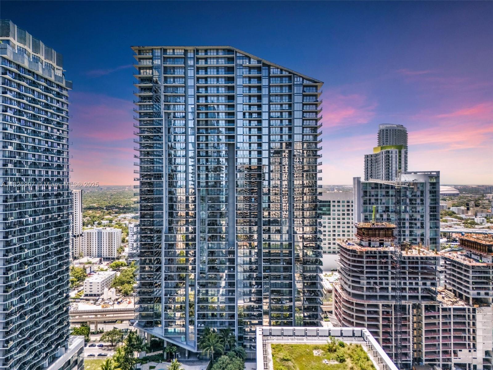 88 SW 7th St # 2107, Miami FL 33130