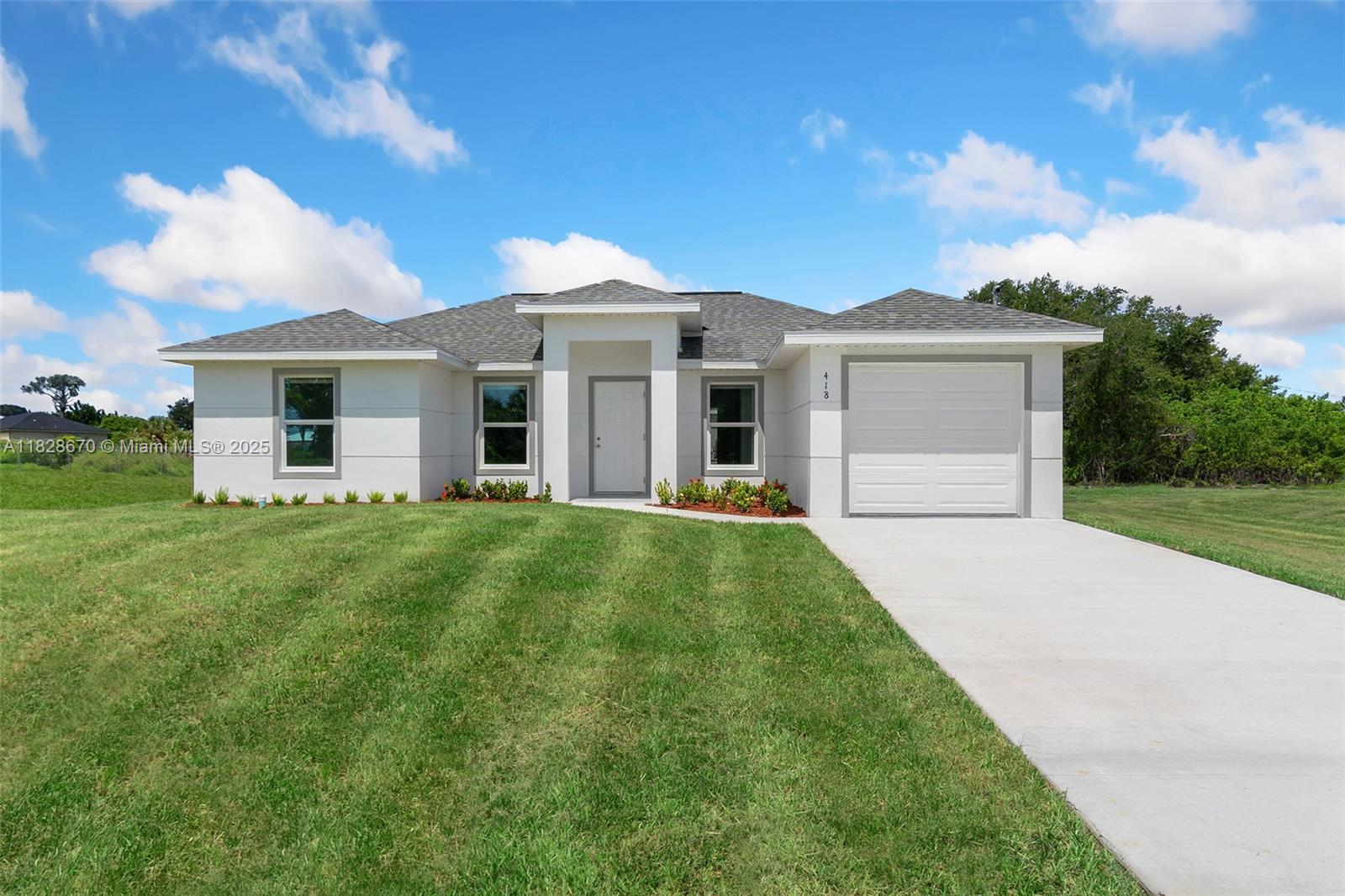 418 PINEHURST AVE, Lehigh Acres FL 33974