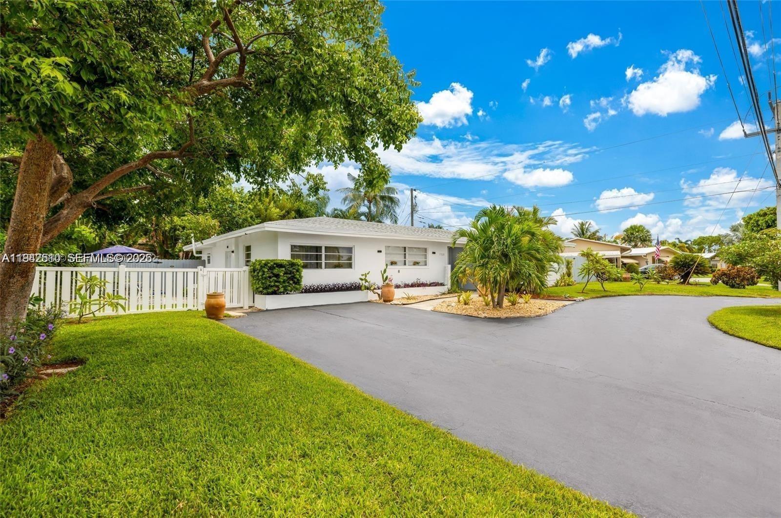1320 NE 27th Ave, Pompano Beach FL 33062