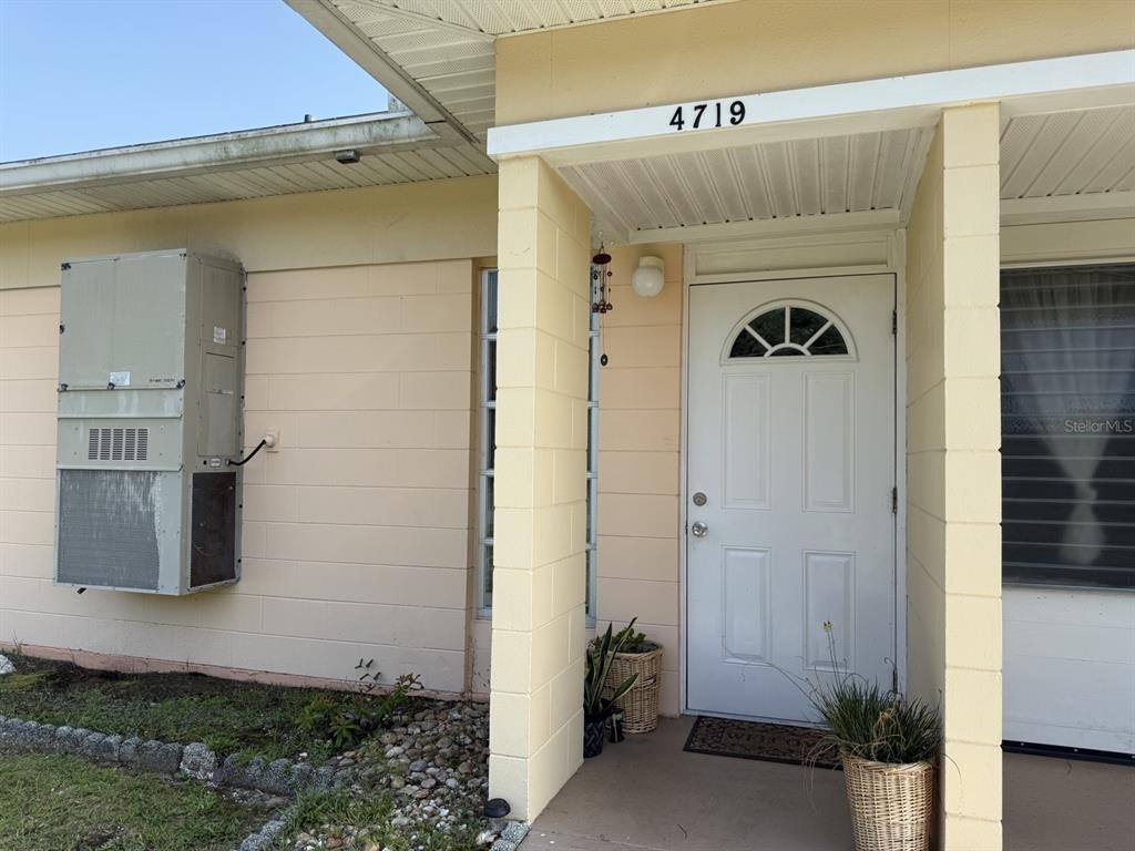 4719 CLUB CIRCLE