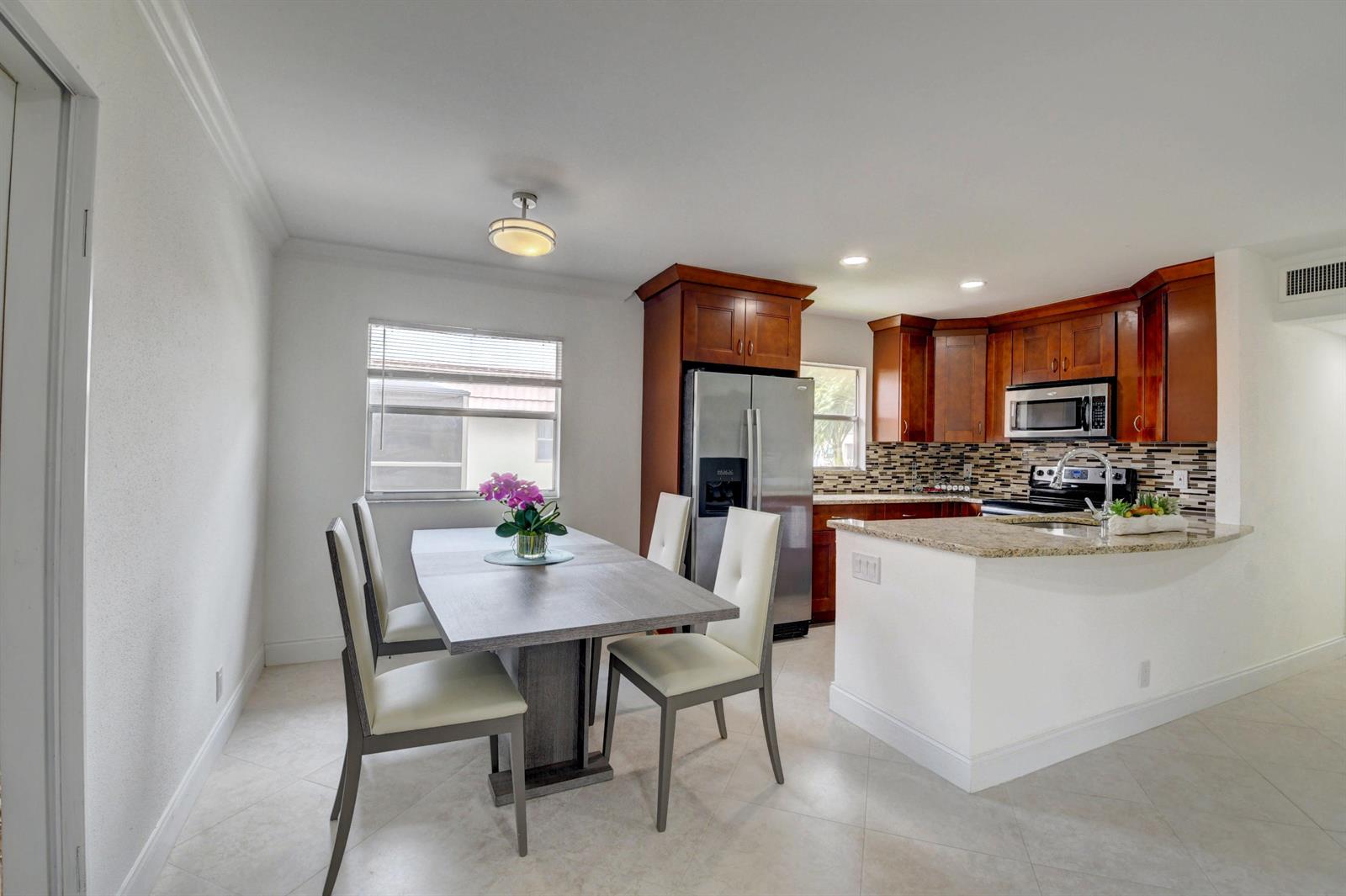 468 Saxony Way, Delray Beach FL 33446