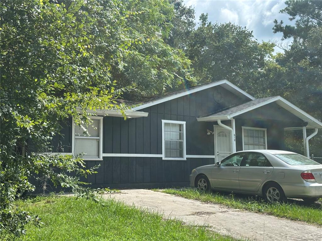 610 IRIS STREET