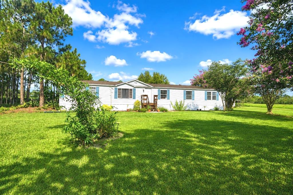 1750 W FROSTPROOF ROAD