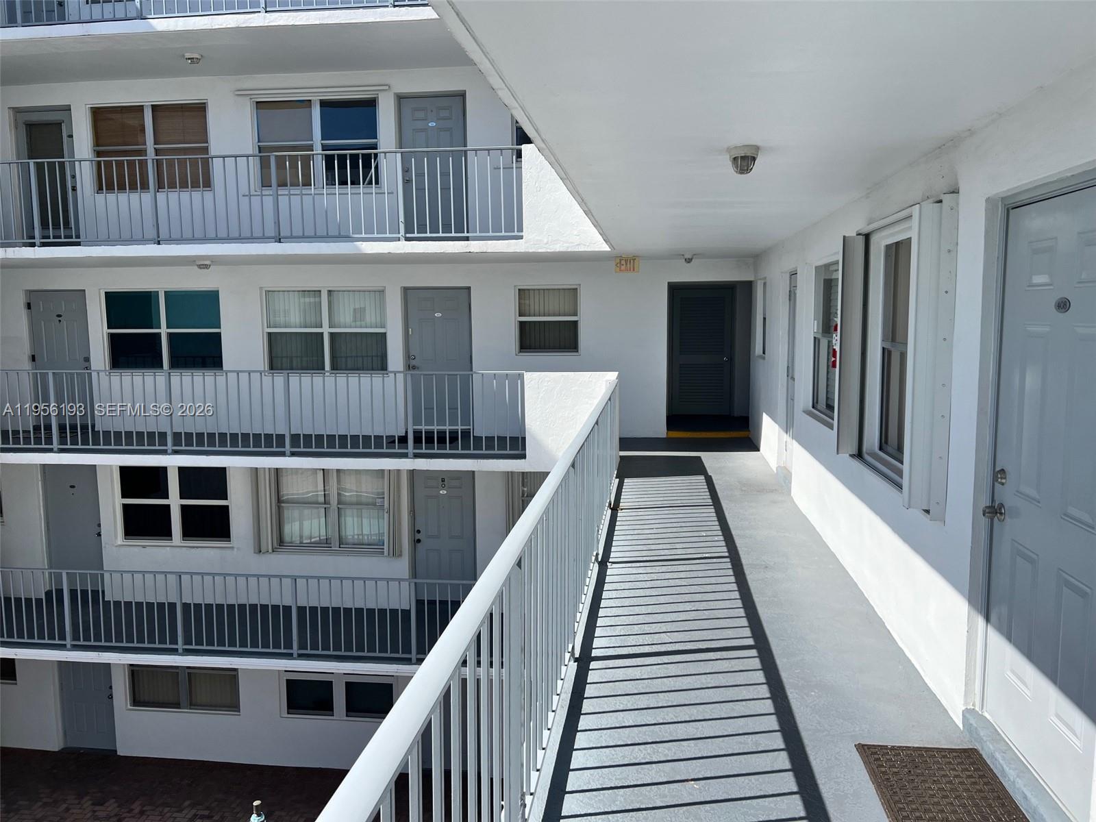 1720 Jefferson St # 410, Hollywood FL 33020