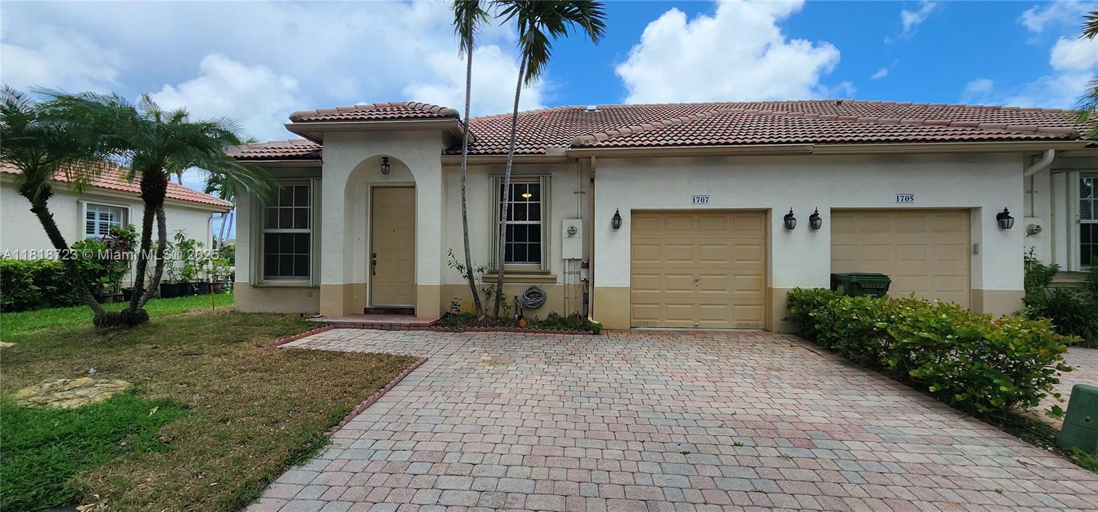 1707 NW 78th Way, Pembroke Pines FL 33024