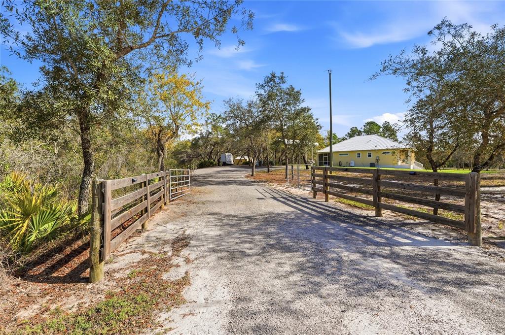 2204 R E BYRD ROAD, FROSTPROOF, FL — photo 2 of 30