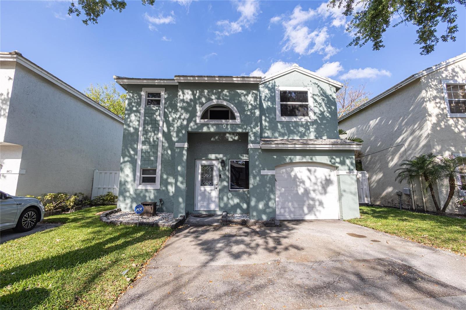 9871 NW 2nd Court, Plantation FL 33324