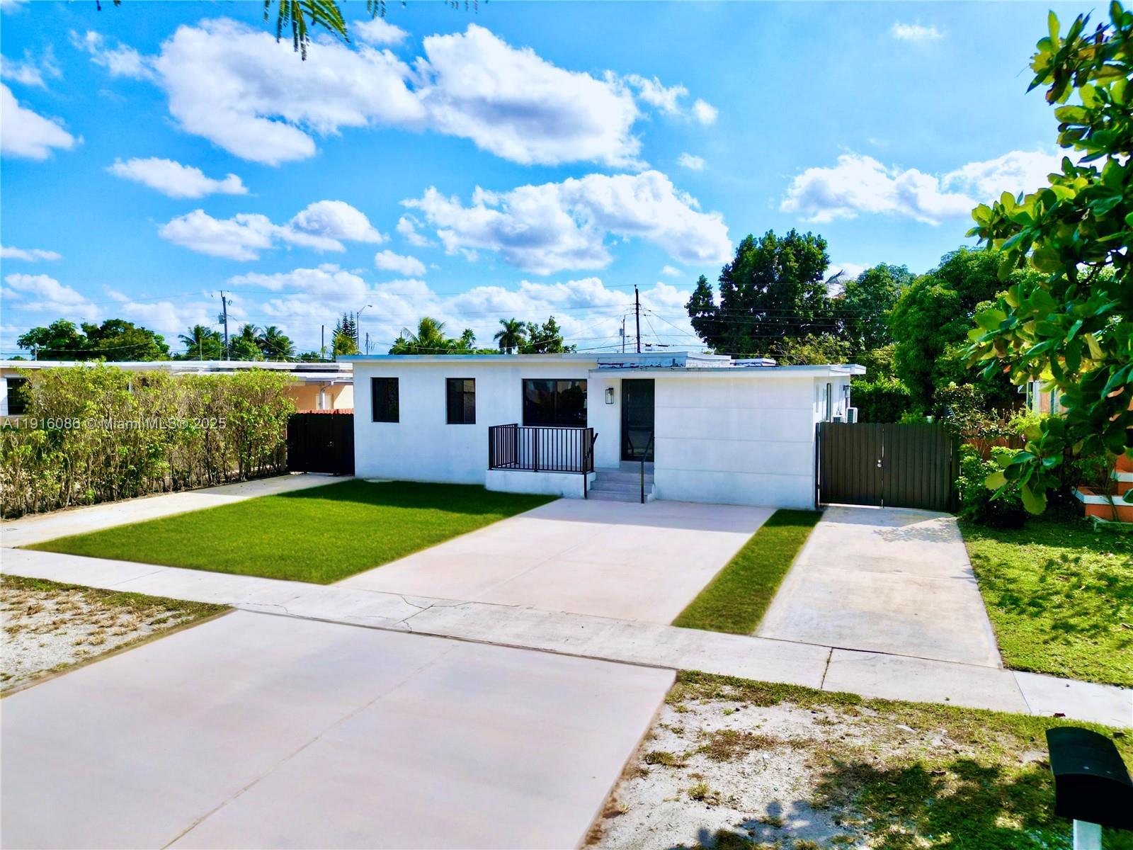 272 E 54th St, Hialeah FL 33013