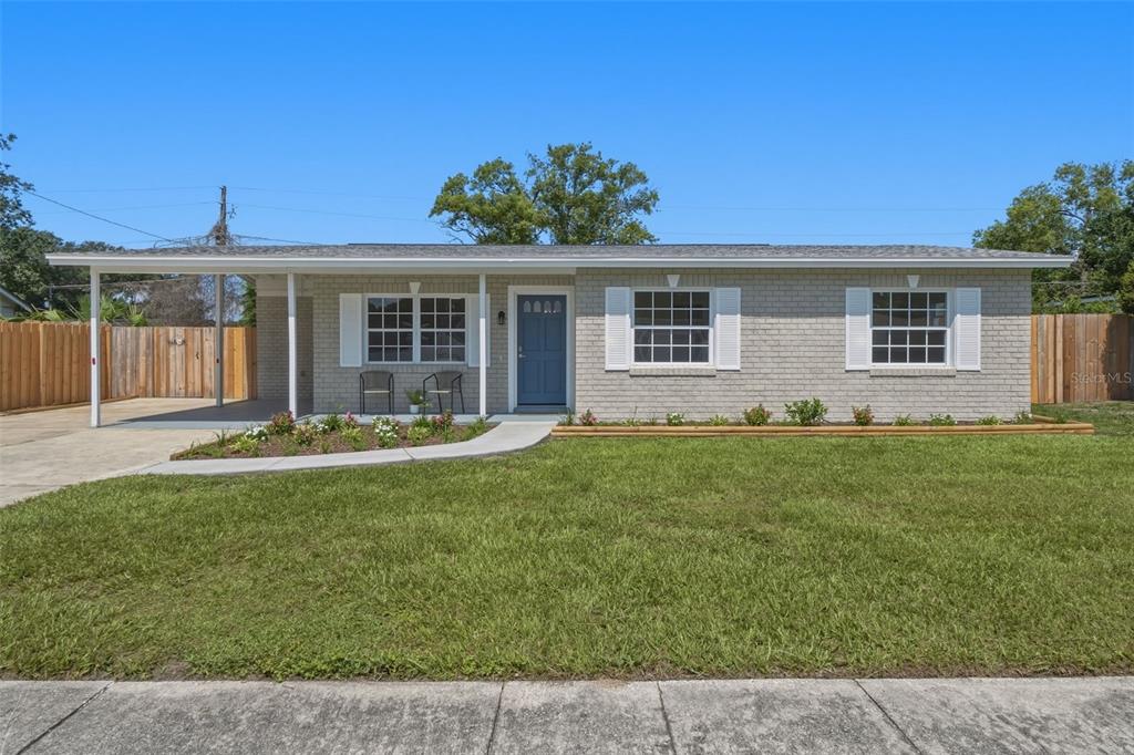 2204 SANDALWOOD DRIVE