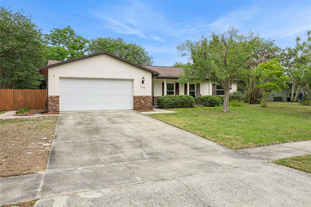 706 VANDERGRIFT DRIVE, OCOEE, FL — photo 2 of 30