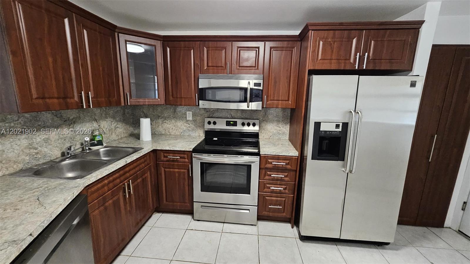 1750 NE 191st St # 4, Miami FL 33179