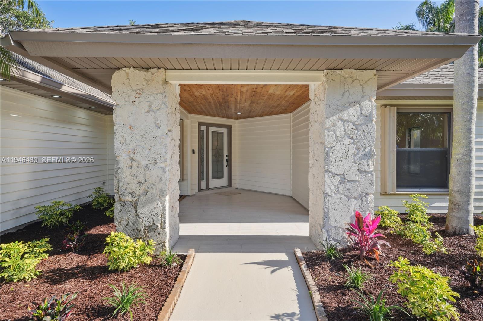 2170 Seminole Shores Ln, Vero Beach FL 32963
