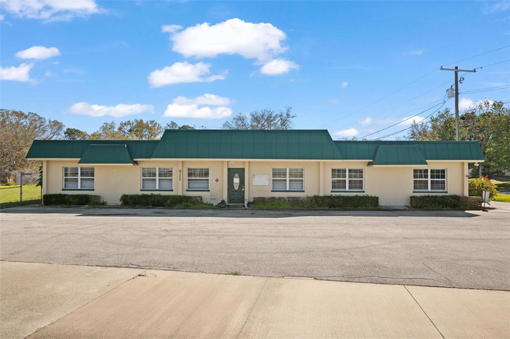 911 SAINT PETERSBURG DRIVE W