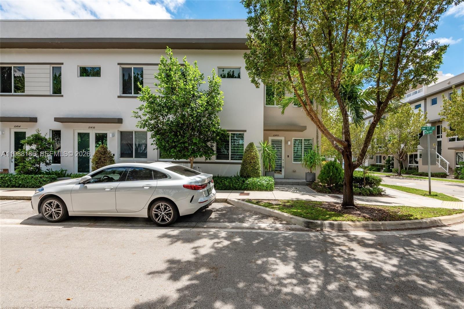 10460 NW 67th St, Doral FL 33178