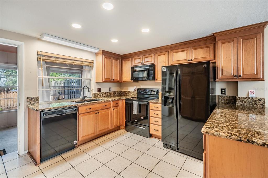 14631 LAKE FOREST DRIVE, LUTZ, FL — photo 4 of 30