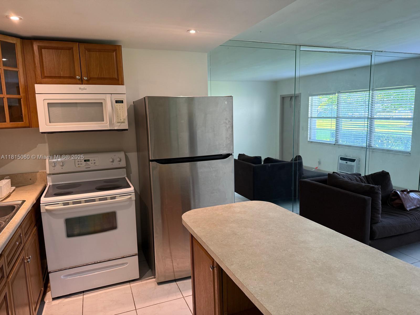217 Suffolk F # 217, Boca Raton FL 33434